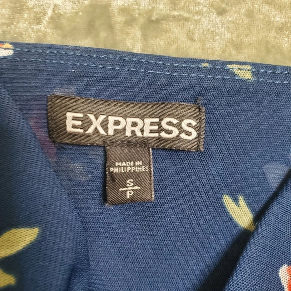 Express Floral Sheer Tank - Picture 3 of 7